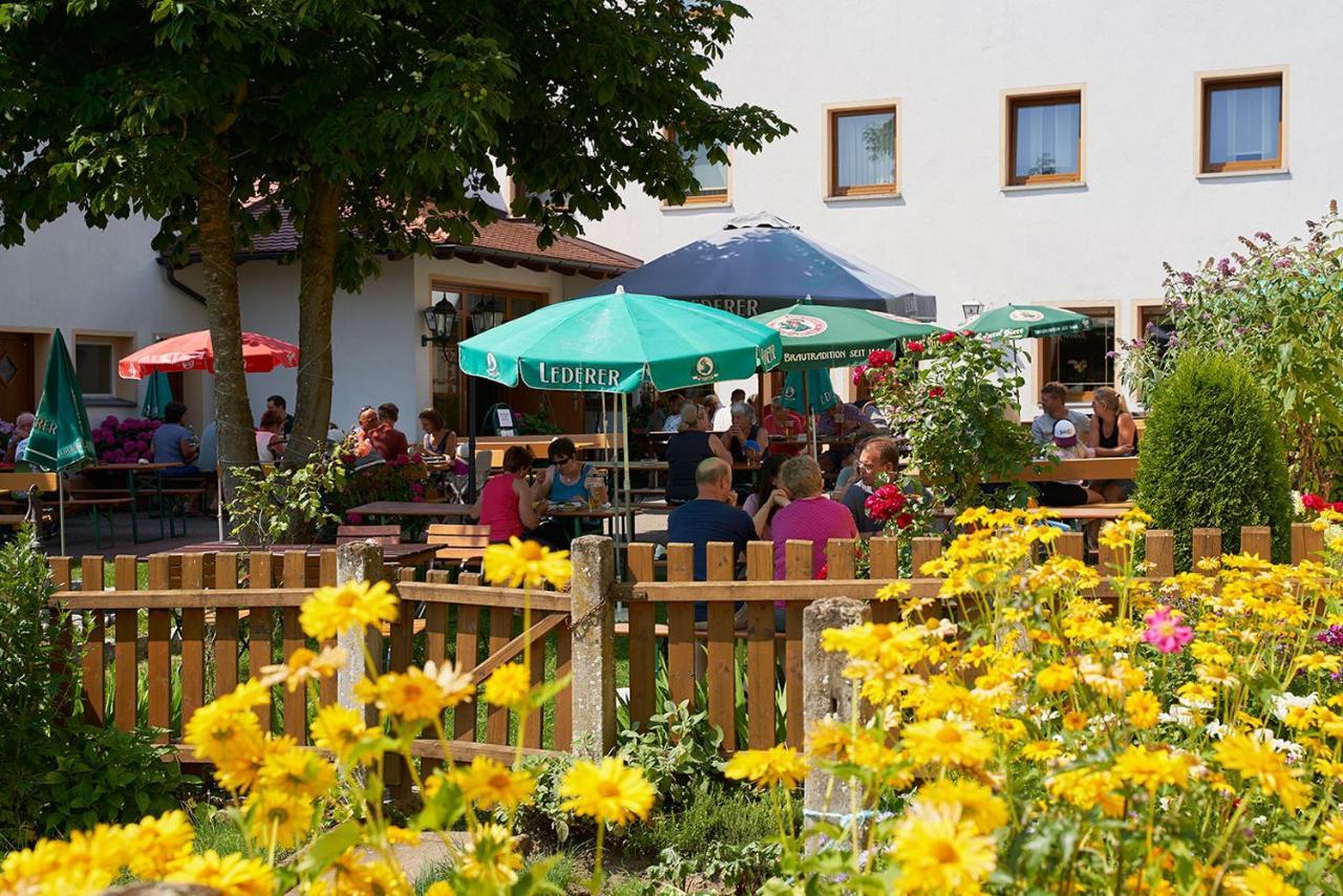 Gasthof-Pension Brauner Hirsch In Alfeld - Mittelfranken ภายนอก รูปภาพ