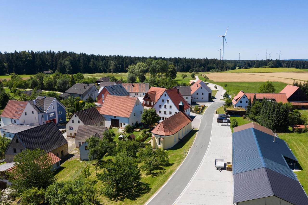 Gasthof-Pension Brauner Hirsch In Alfeld - Mittelfranken ภายนอก รูปภาพ