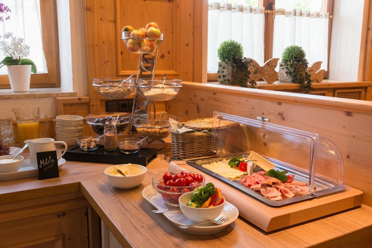 Gasthof-Pension Brauner Hirsch In Alfeld - Mittelfranken ภายนอก รูปภาพ