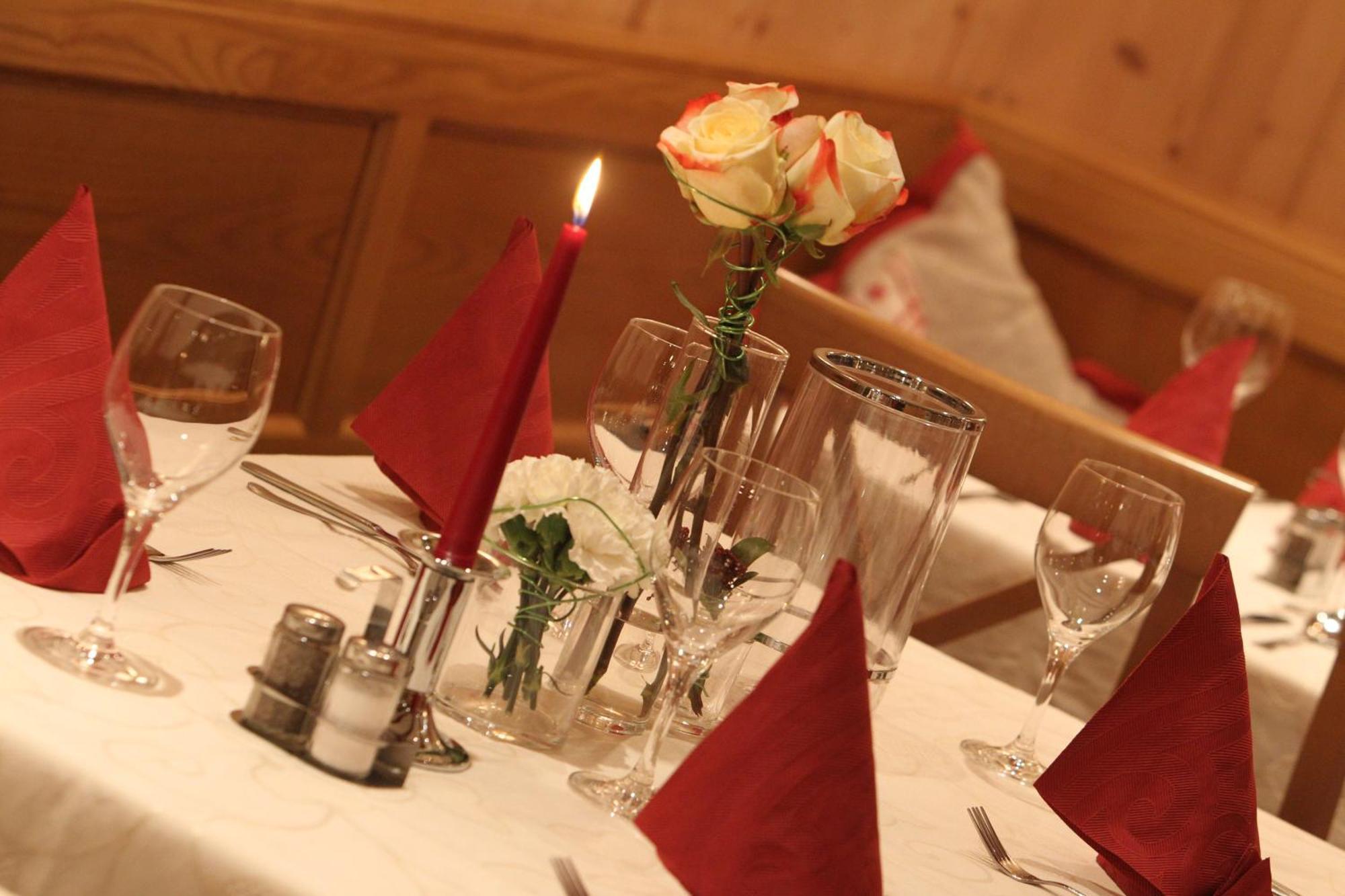 Gasthof-Pension Brauner Hirsch In Alfeld - Mittelfranken ภายนอก รูปภาพ