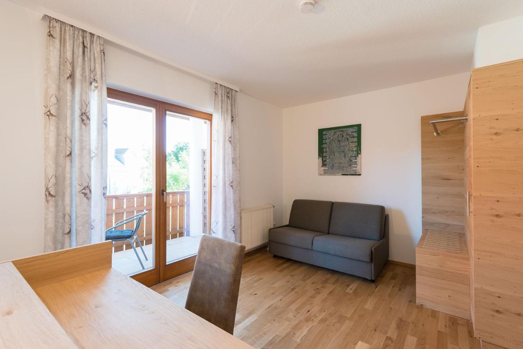 Gasthof-Pension Brauner Hirsch In Alfeld - Mittelfranken ภายนอก รูปภาพ